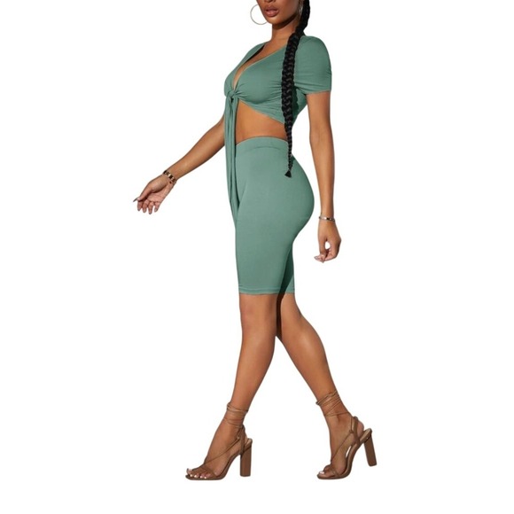Green Two-Piece Lounge Set Tie-Front Top Shorts Large Sexy Stretch Bodycon Cute - Picture 3 of 5
